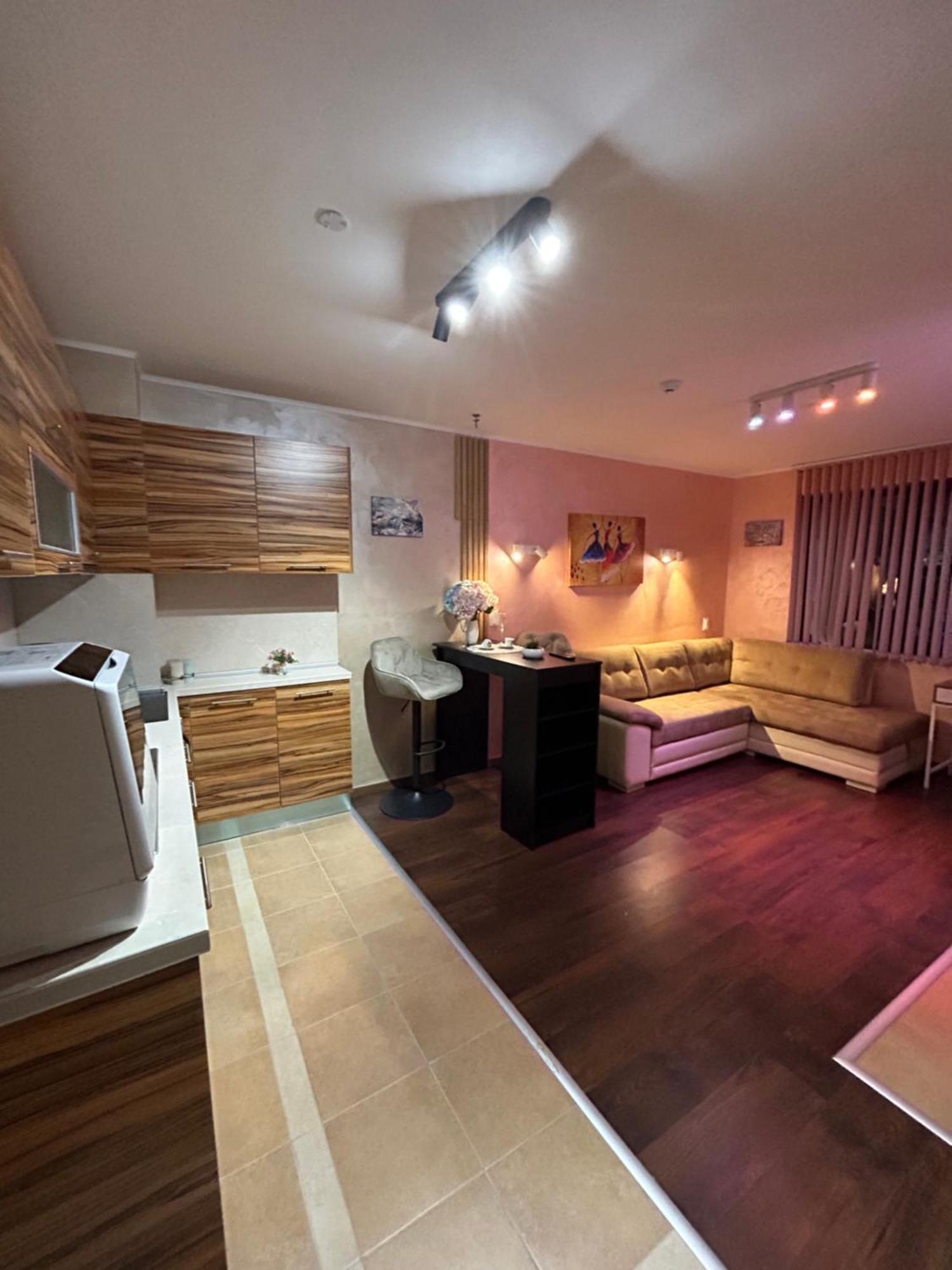 2-Bedroom, 2-Bathroom With Fireplace And Garden At Winslow Infinity Bansko Exterior photo
